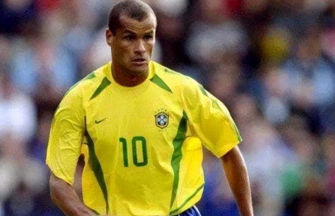 德甲赛场再 德甲赛场再