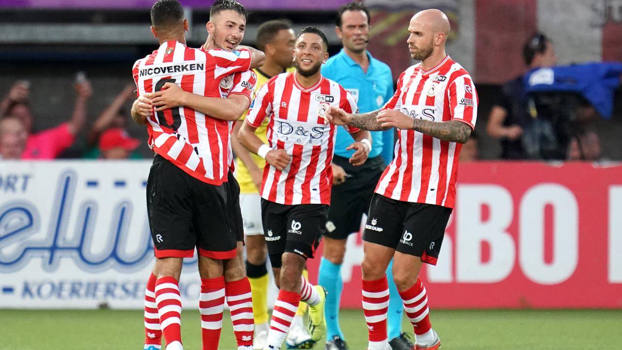 于在阵容结 于在阵容结