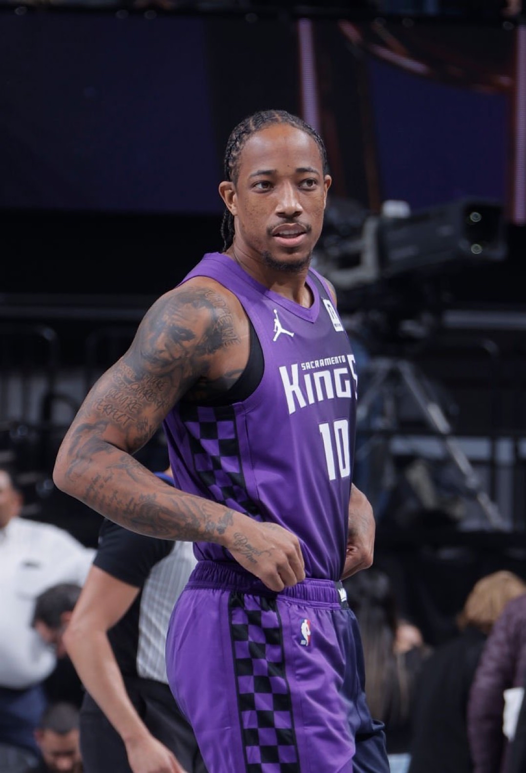 露头角的年 露头角的年