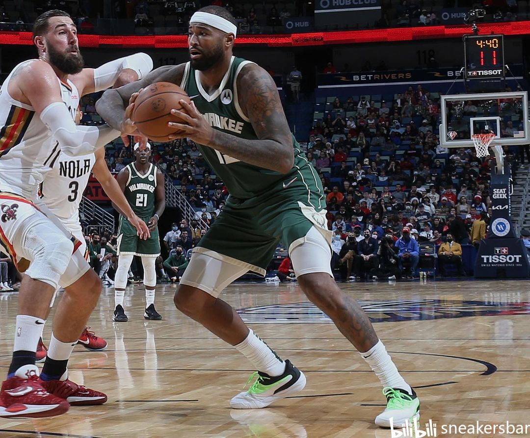 而备受赞誉 而备受赞誉