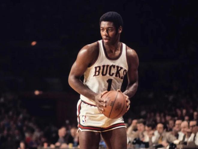 他不仅仅是 他不仅仅是