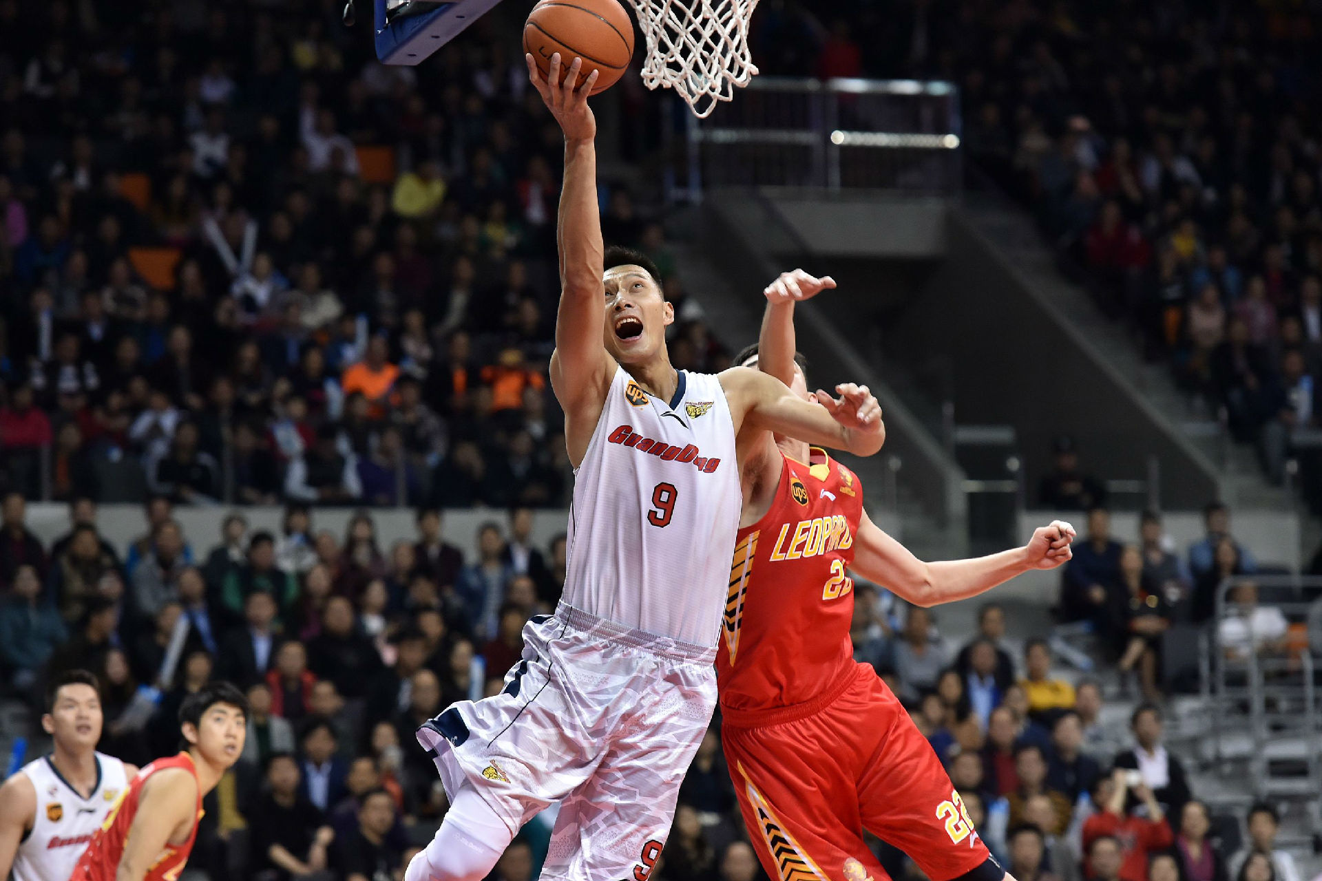 场上表现常 场上表现常