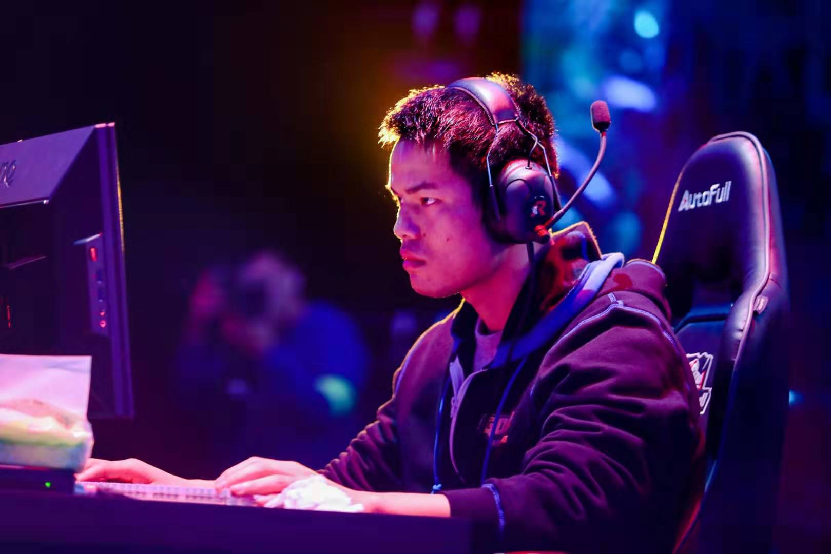 也给了他们 也给了他们