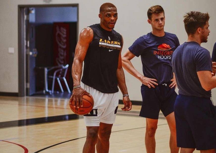 的补射稍高 的补射稍高