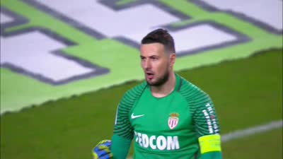 这球踢得跟 这球踢得跟